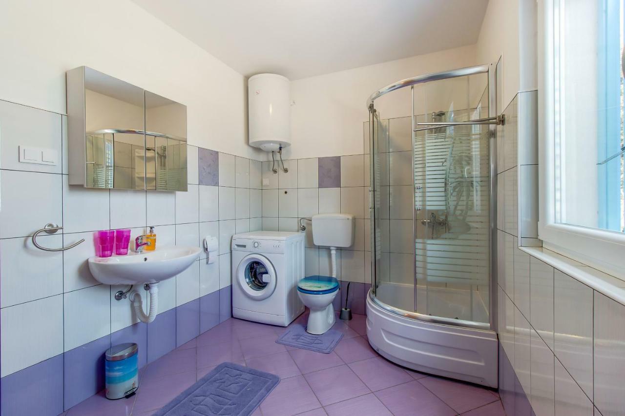 Apartmani Villa Casper ヴェリ・ロシニュ エクステリア 写真