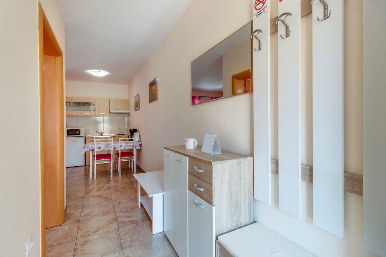 Apartmani Villa Casper ヴェリ・ロシニュ エクステリア 写真